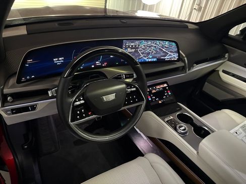 Certified 2026 Cadillac Vistiq Sport AWD/4WD image 41