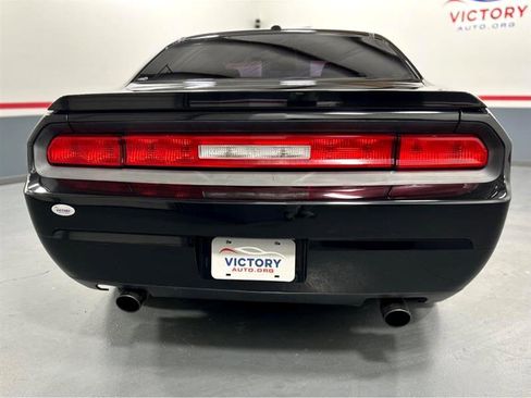 Used 2010 Dodge Challenger R/T image 9
