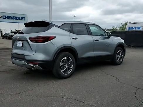 Certified 2025 Chevrolet Blazer LT FWD image 8