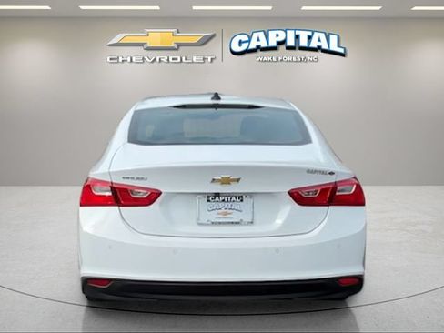 Used 2024 Chevrolet Malibu LS w/ Driver Confidence Package FWD image 4