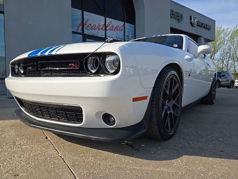 Used 2019 Dodge Challenger R/T Scat Pack w/ Shaker Package RWD image 3