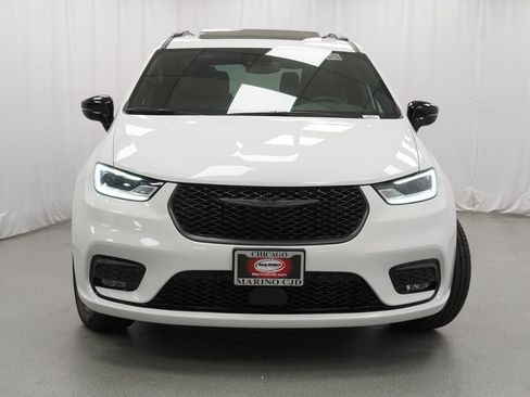 New 2026 Chrysler Pacifica Limited w/ S Appearance Package image 7