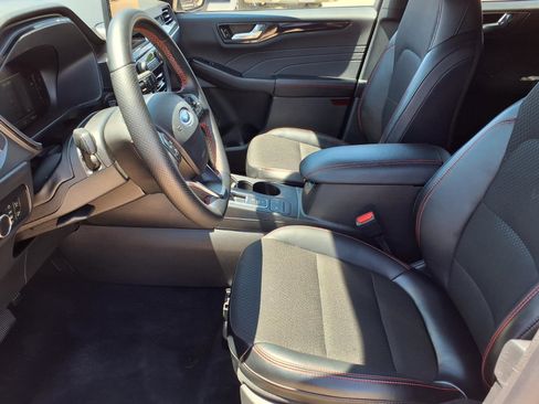 Used 2025 Ford Escape ST-Line AWD/4WD image 13
