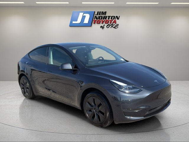 Used 2025 Tesla Model Y Long Range RWD image 4