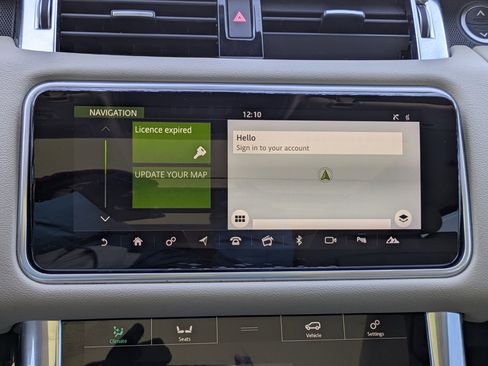 Used 2020 Land Rover Range Rover Sport HSE image 13