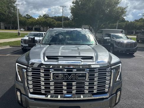 Used 2024 GMC Sierra 3500 Denali w/ Denali Reserve Package AWD/4WD image 2