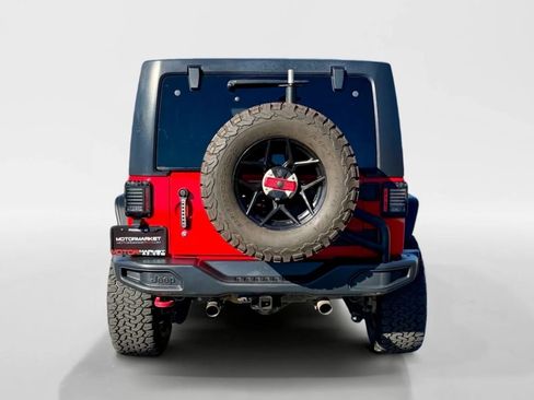 Used 2016 Jeep Wrangler Unlimited Rubicon image 4