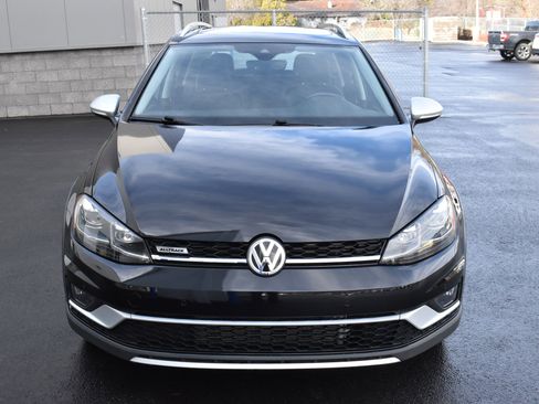 Used 2019 Volkswagen Golf Alltrack SE image 3