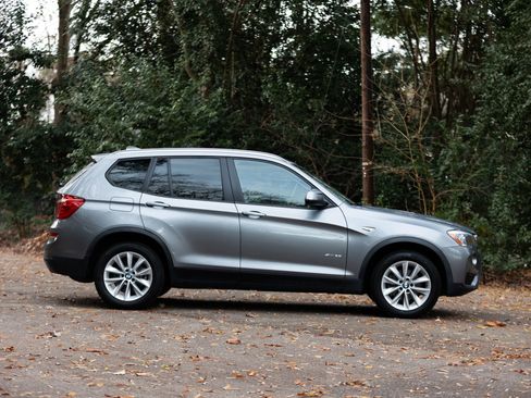 Used 2017 BMW X3 sDrive28i image 6