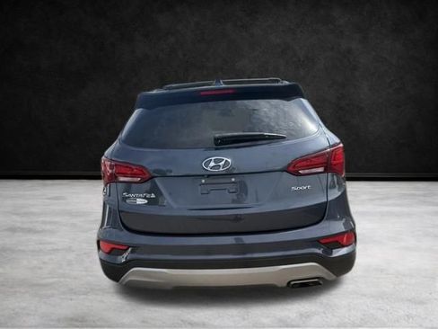 Used 2017 Hyundai Santa Fe Sport image 7