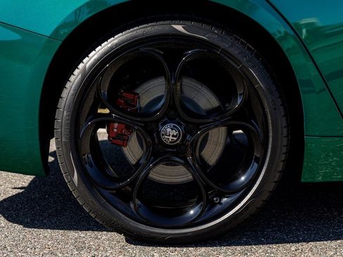 New 2025 Alfa Romeo Giulia w/ Veloce Package Rwd image 12