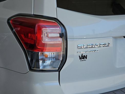 Used 2018 Subaru Forester 2.5i Touring AWD/4WD image 42
