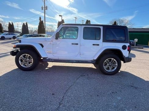 Used 2020 Jeep Wrangler Unlimited Sahara image 2