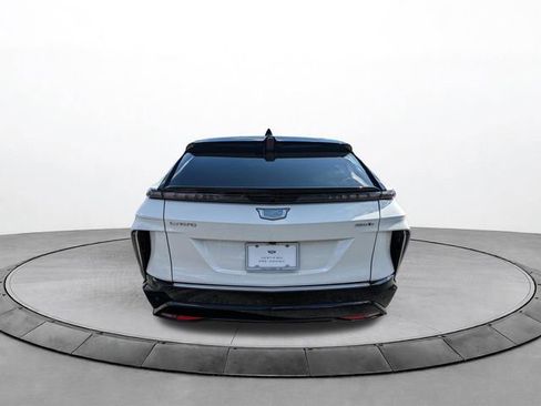 Used 2025 Cadillac Lyriq Luxury RWD image 5