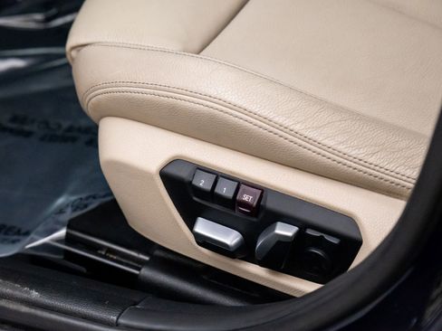 Used 2017 BMW 330i xDrive Sedan image 13