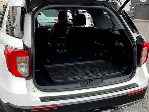 Certified 2020 Ford Explorer XLT w/ Equipment Group 202A image 27