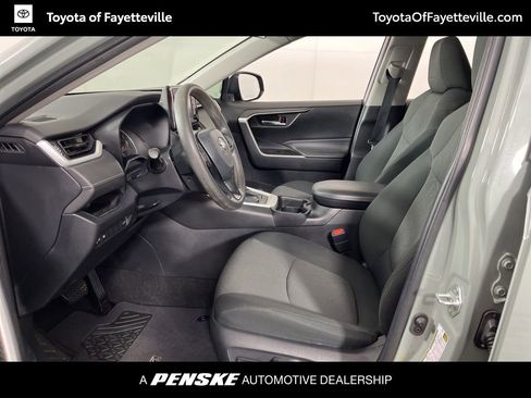 Used 2020 Toyota RAV4 XLE image 23
