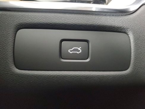 Certified 2026 Volvo XC60 B5 Core AWD/4WD image 35