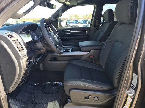 New 2026 RAM 1500 4x4 Crew Cab image 4