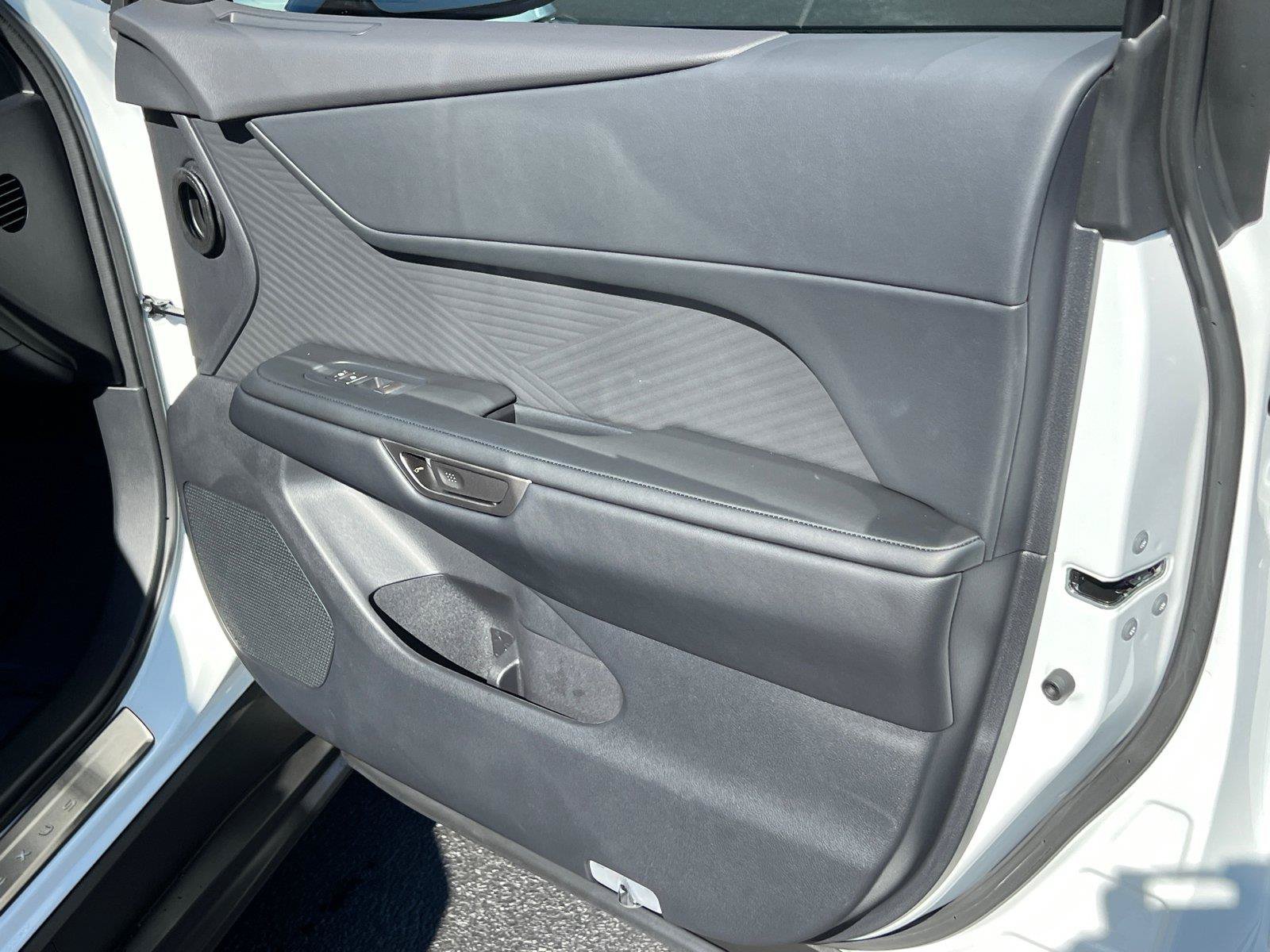 Used 2026 Lexus ES 350e w/ Convenience Package FWD image 14