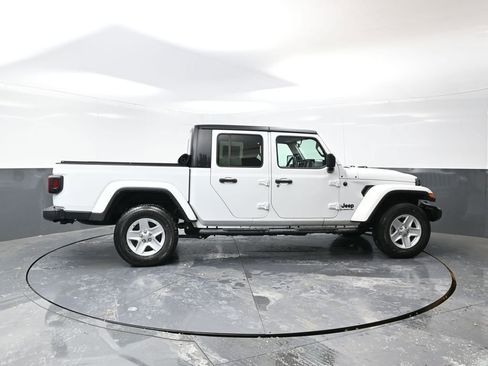 Used 2022 Jeep Gladiator Sport image 4