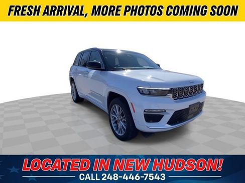Used 2022 Jeep Grand Cherokee Summit w/ Luxury Tech Group V image 4