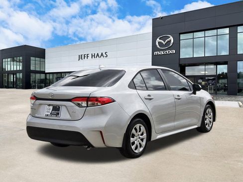 Used 2026 Toyota Corolla LE image 4