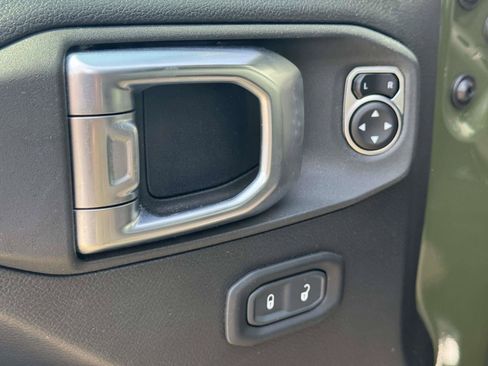 Used 2023 Jeep Wrangler Unlimited Sport w/ Sun And Sound Package AWD/4WD image 17