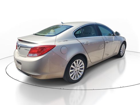 Used 2012 Buick Regal Leather FWD image 9