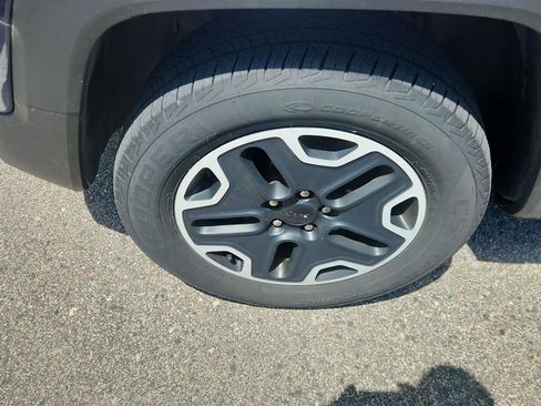 Used 2016 Jeep Renegade Trailhawk AWD/4WD image 10