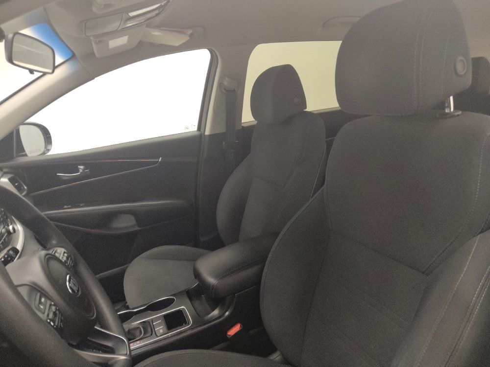Used 2017 Kia Sorento FWD image 17