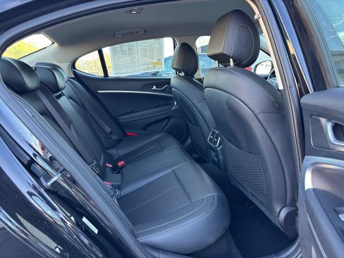 Used 2025 Genesis G70 2.5T AWD/4WD image 28