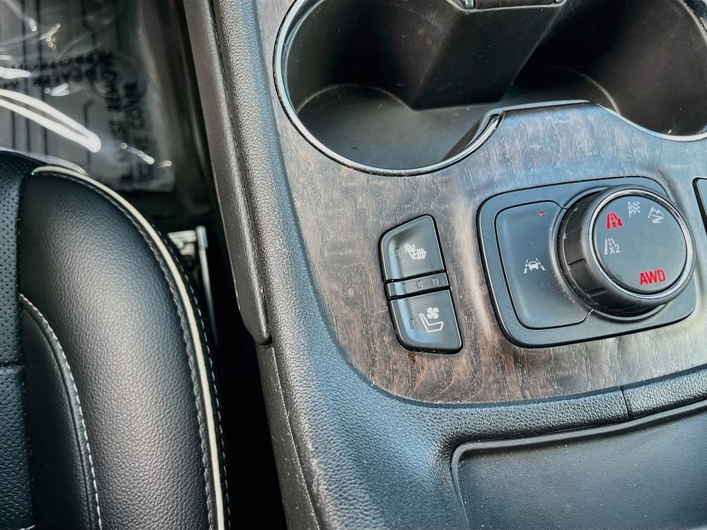 Used 2023 GMC Acadia Denali AWD/4WD image 21