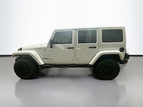 Used 2014 Jeep Wrangler Unlimited Sahara image 9