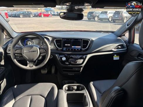 New 2026 Chrysler Pacifica Select w/ S Appearance Package image 11