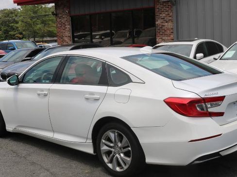 Used 2018 Honda Accord LX image 5