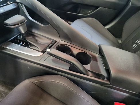 Used 2024 Hyundai Elantra SEL FWD image 26