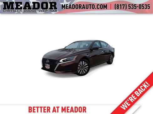 Used 2024 Nissan Altima 2.5 SV image 1