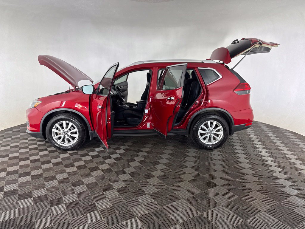 Used 2017 Nissan Rogue SV FWD image 10