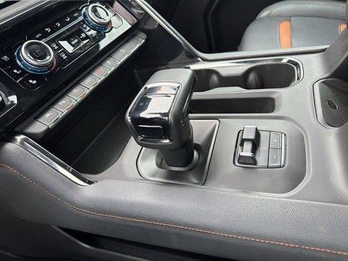 Used 2025 GMC Sierra 1500 AT4 w/ AT4 Premium Package AWD/4WD image 20