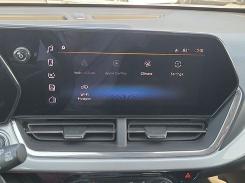 Used 2025 Chevrolet Trax LT w/ LT Convenience Package FWD image 15