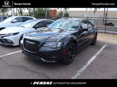 Used 2019 Chrysler 300 Touring w/ Sport Appearance Package RWD image 1
