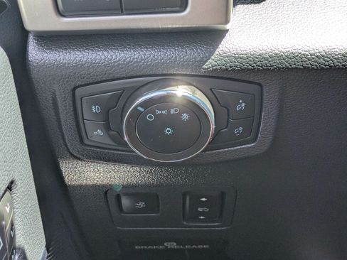 Used 2022 Ford F350 Lariat w/ Lariat Ultimate Package AWD/4WD image 22