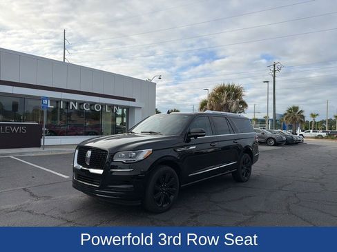 Used 2023 Lincoln Navigator L Reserve AWD/4WD image 2