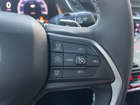 New 2025 Jeep Grand Cherokee Altitude image 26