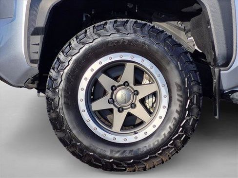 Used 2024 Toyota Tacoma TRD Sport AWD/4WD image 24