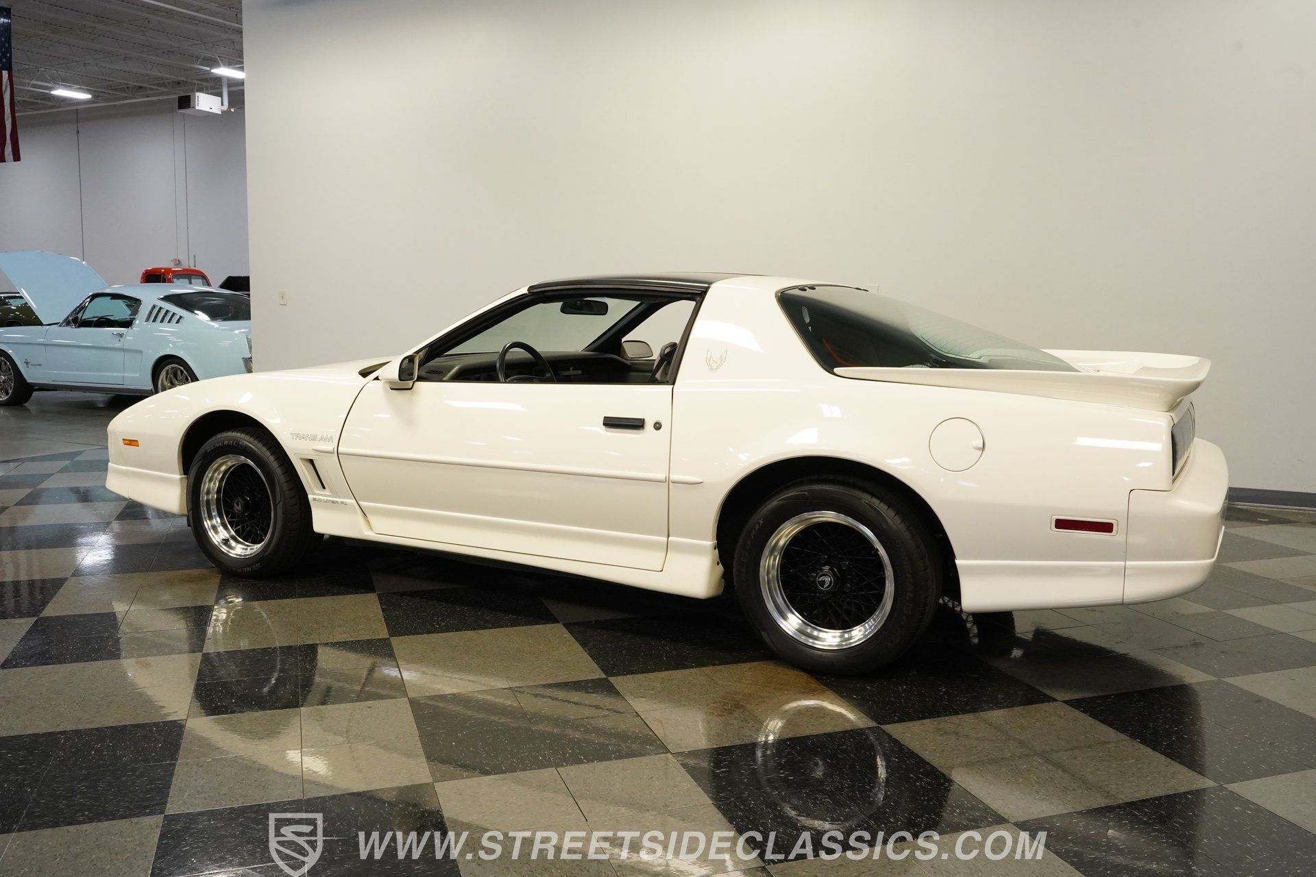 Used 1989 Pontiac Firebird Trans Am RWD image 9