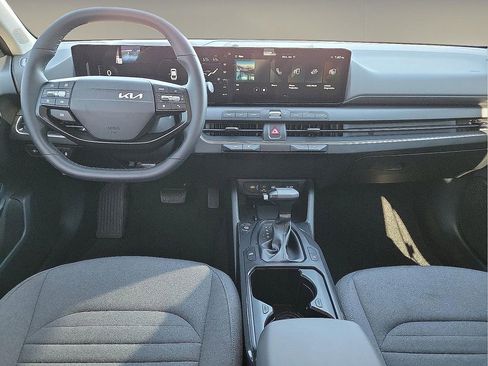 Used 2025 Kia K4 EX image 10
