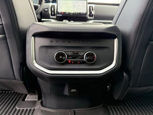 New 2025 Ford Expedition Max Platinum w/ Driver's Package image 33