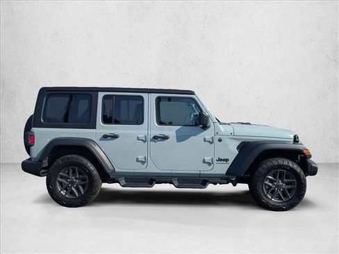Used 2024 Jeep Wrangler Sport S image 4